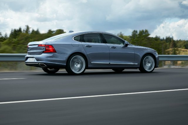 Volvo S90: шведский ответ немецким автомобильным традициям